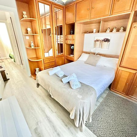 La Casa De La Buganvilla Gijon Bagian luar foto