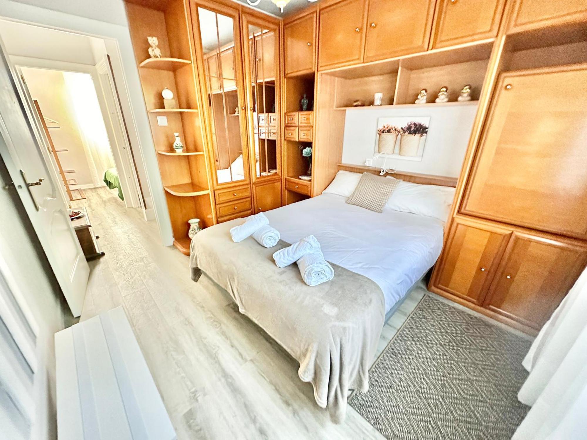 La Casa De La Buganvilla Gijon Bagian luar foto